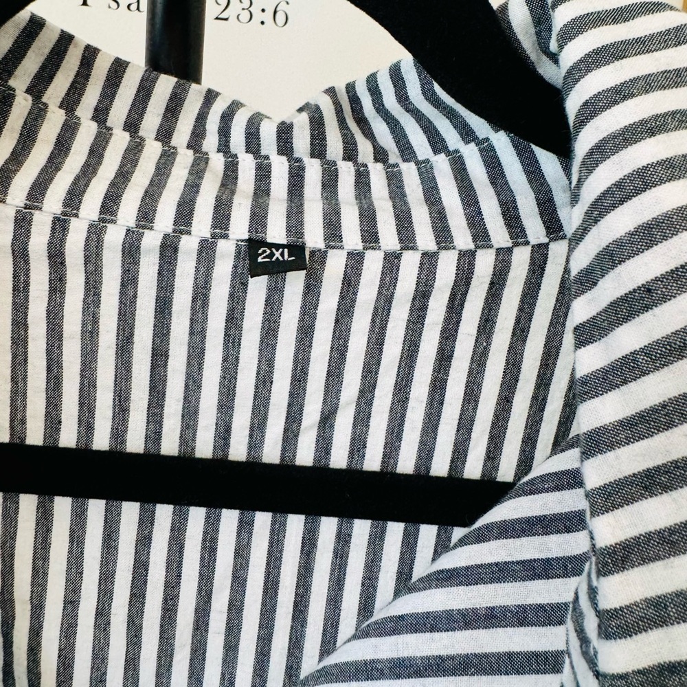 Beautiful 100% cotton striped button-down minimalist shirt dress - Picture 7 of 11
